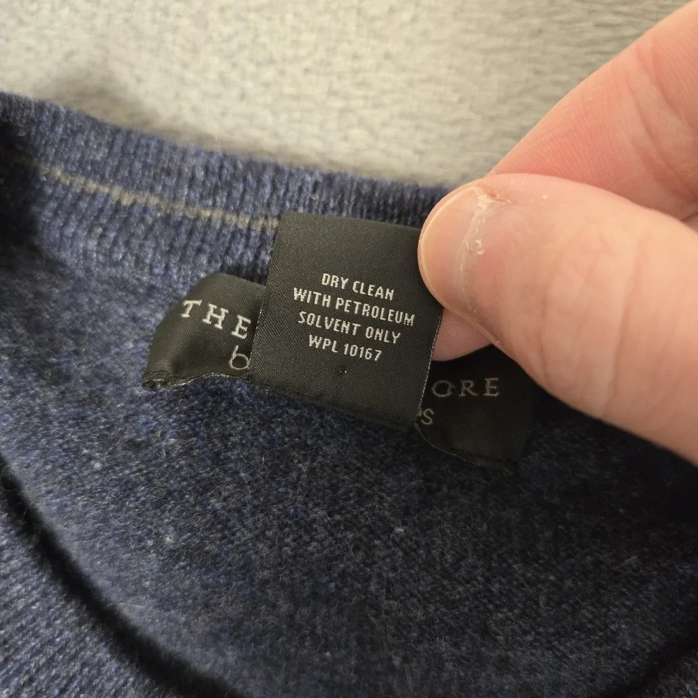 Bloomingdales Sweater Mens Large 100% Cashmere Crew Navy Leather Elbow Patches‎